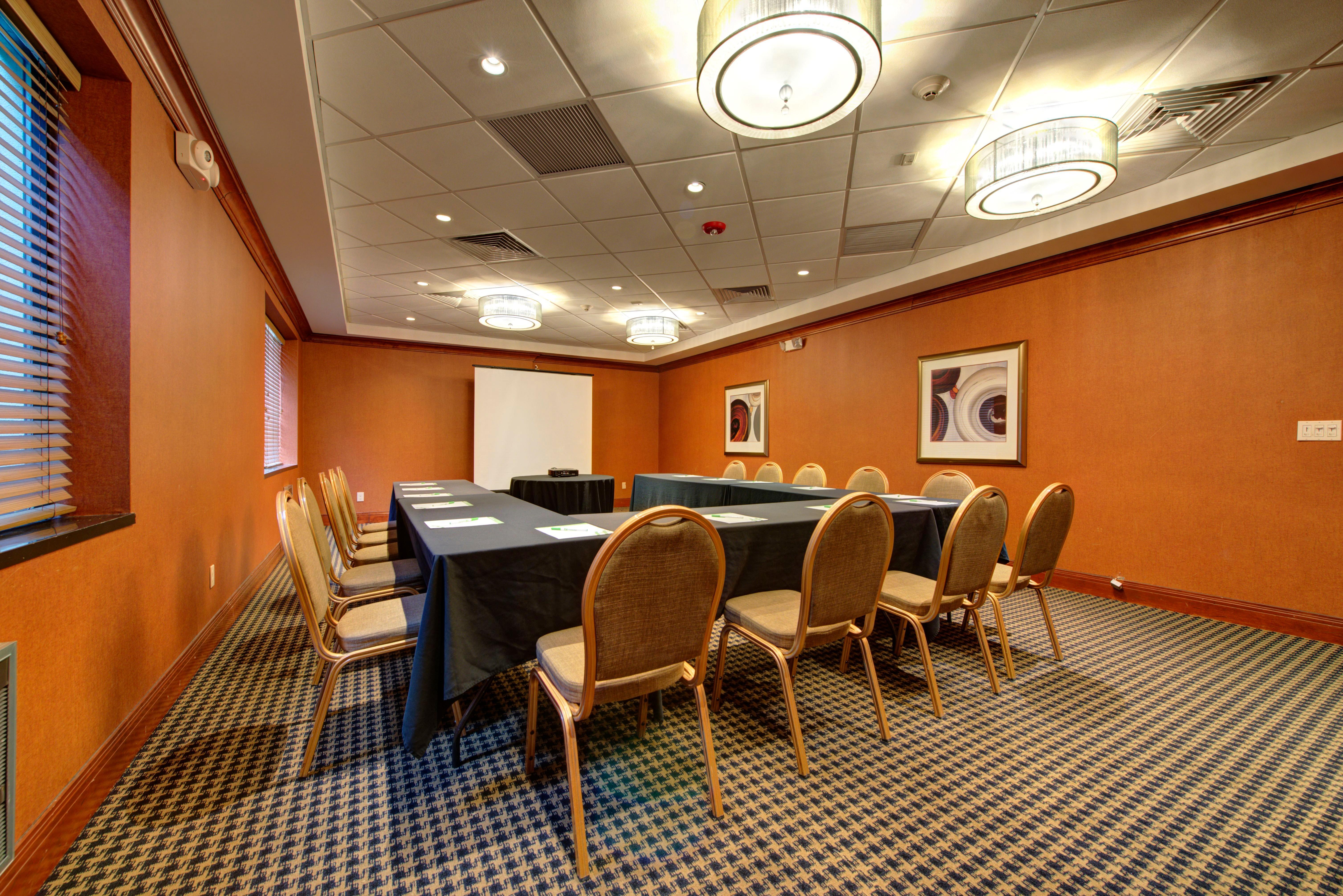 Holiday Inn Plainview-Long Island By Ihg Bagian luar foto