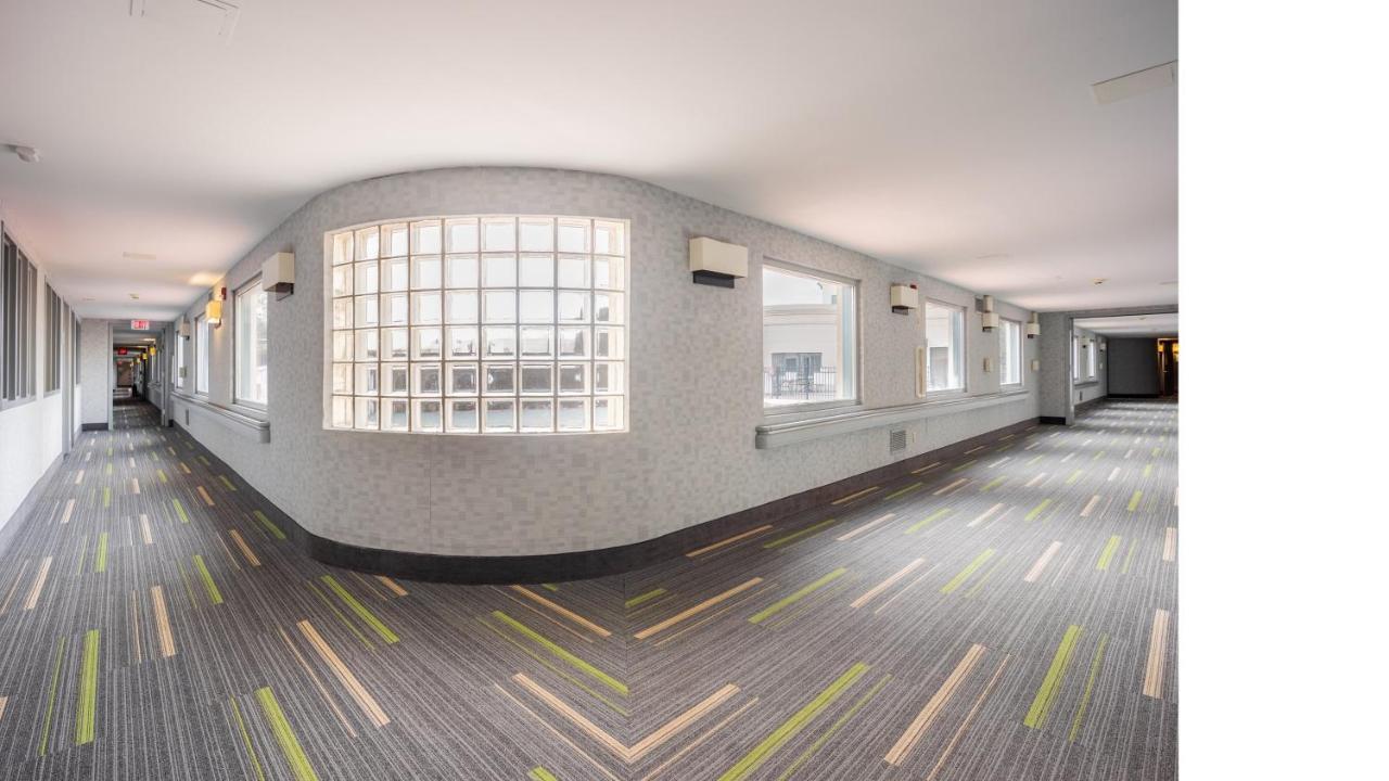 Holiday Inn Plainview-Long Island By Ihg Bagian luar foto