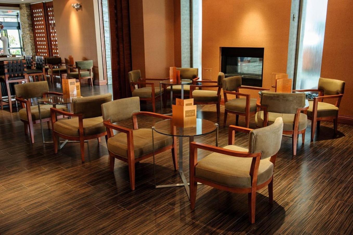 Holiday Inn Plainview-Long Island By Ihg Bagian luar foto