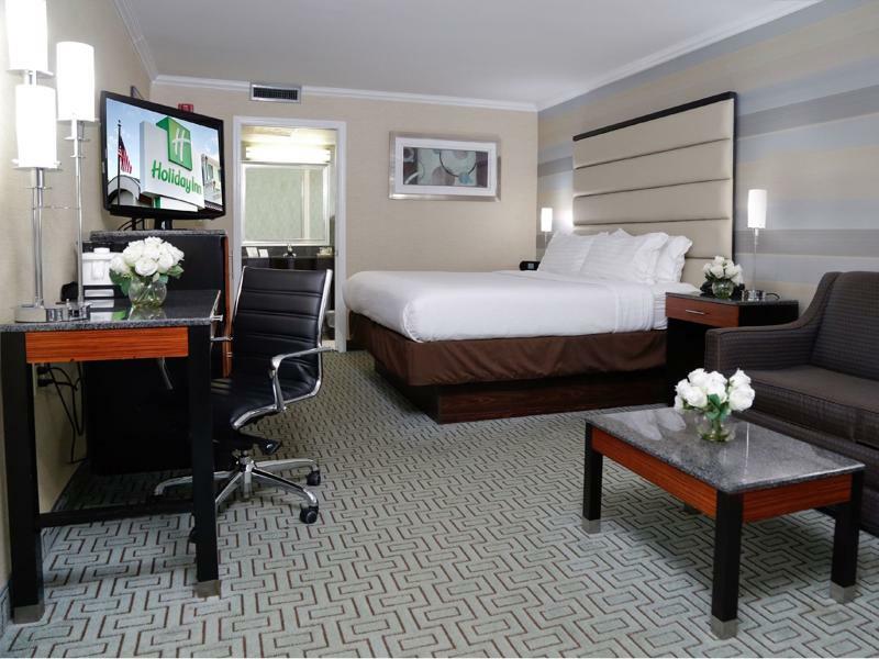 Holiday Inn Plainview-Long Island By Ihg Bagian luar foto