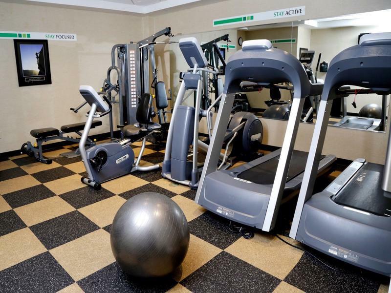 Holiday Inn Plainview-Long Island By Ihg Bagian luar foto